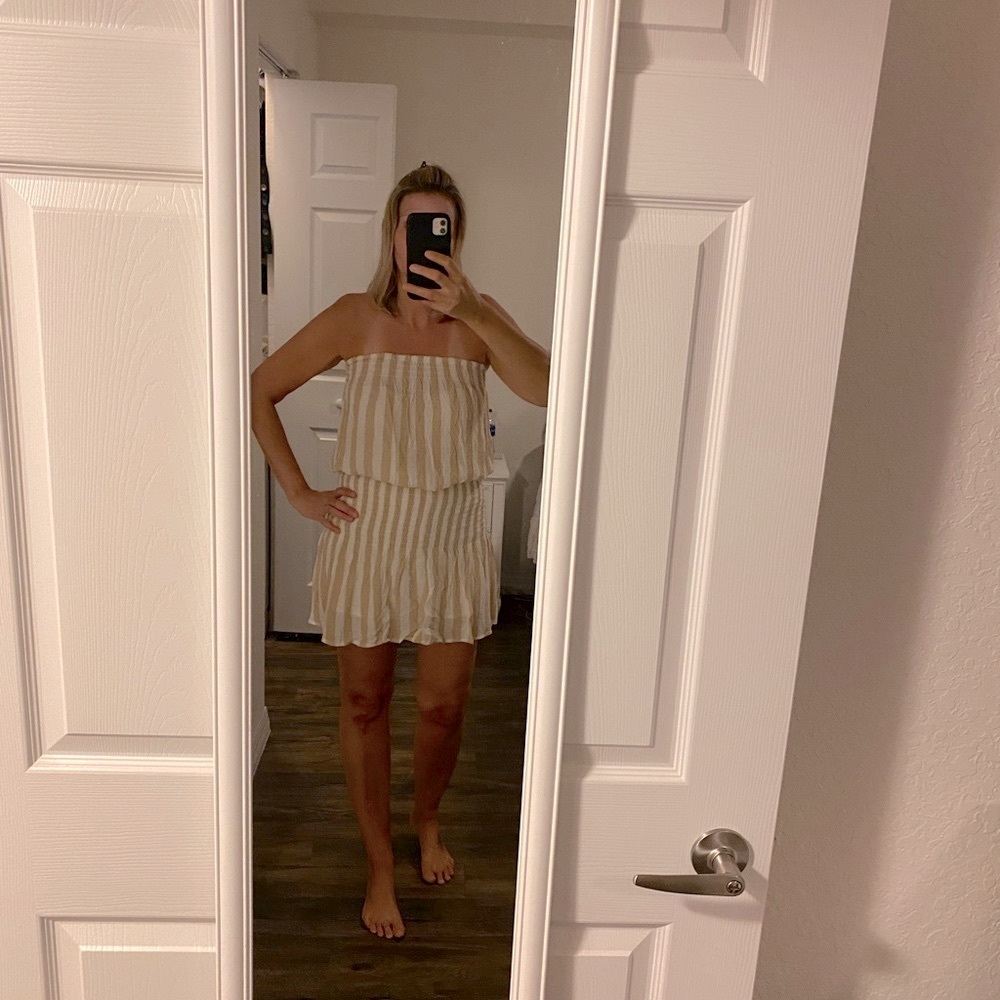 Cute white/tan dress